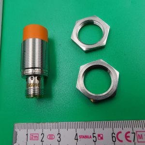 ifm Sensor induktiv   sn=8mm nb 10-36VDC IG5916